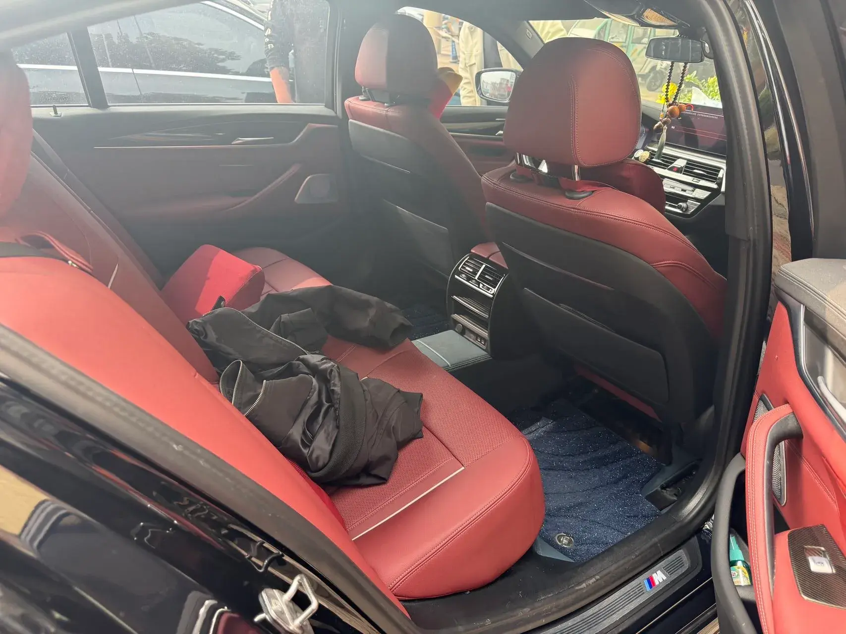 2022 BMW 5 thumbnail 4