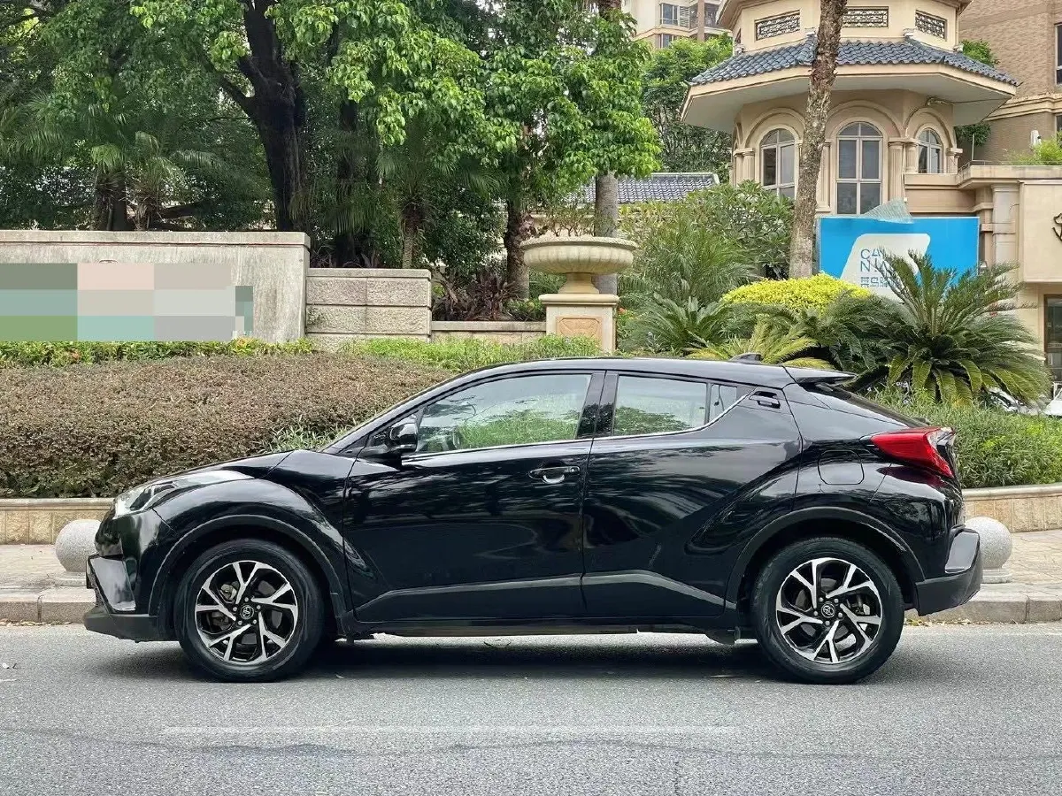 2018 Toyota C-HR 2.0L 171HP L4 CVT,autocango,china used car exporter,china ev exporter,chinese used car exporter,chinese used ev exporter