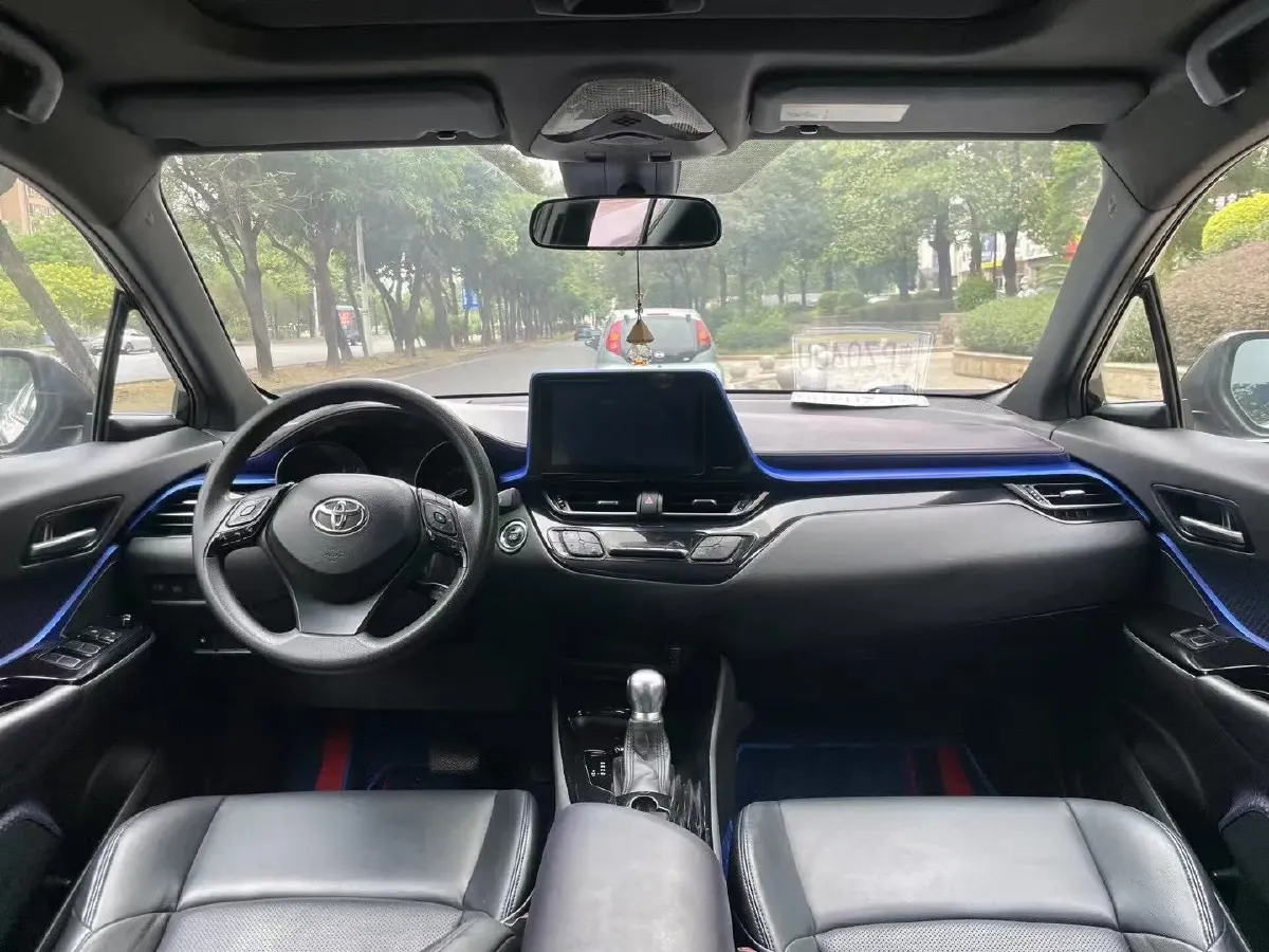 2018 Toyota C-HR 2.0L 171HP L4 CVT,autocango,china used car exporter,china ev exporter,chinese used car exporter,chinese used ev exporter