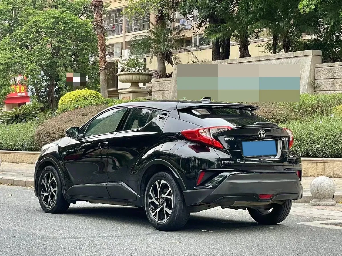 2018 Toyota C-HR 2.0L 171HP L4 CVT,autocango,china used car exporter,china ev exporter,chinese used car exporter,chinese used ev exporter
