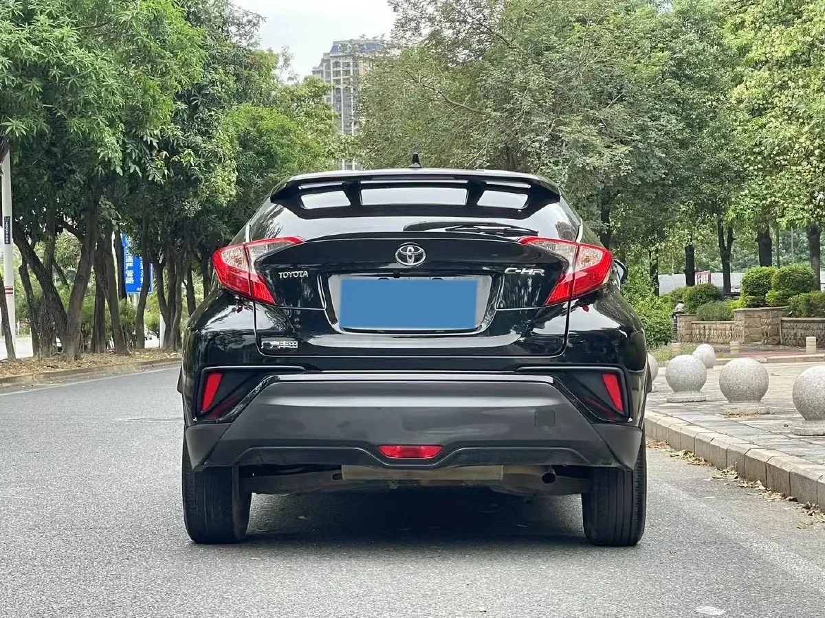 2018 Toyota C-HR 2.0L 171HP L4 CVT,autocango,china used car exporter,china ev exporter,chinese used car exporter,chinese used ev exporter
