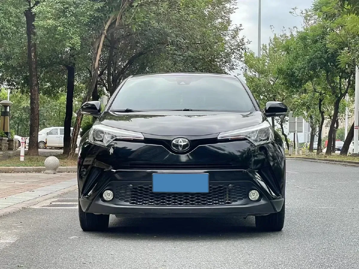 2018 Toyota C-HR 2.0L 171HP L4 CVT,autocango,china used car exporter,china ev exporter,chinese used car exporter,chinese used ev exporter