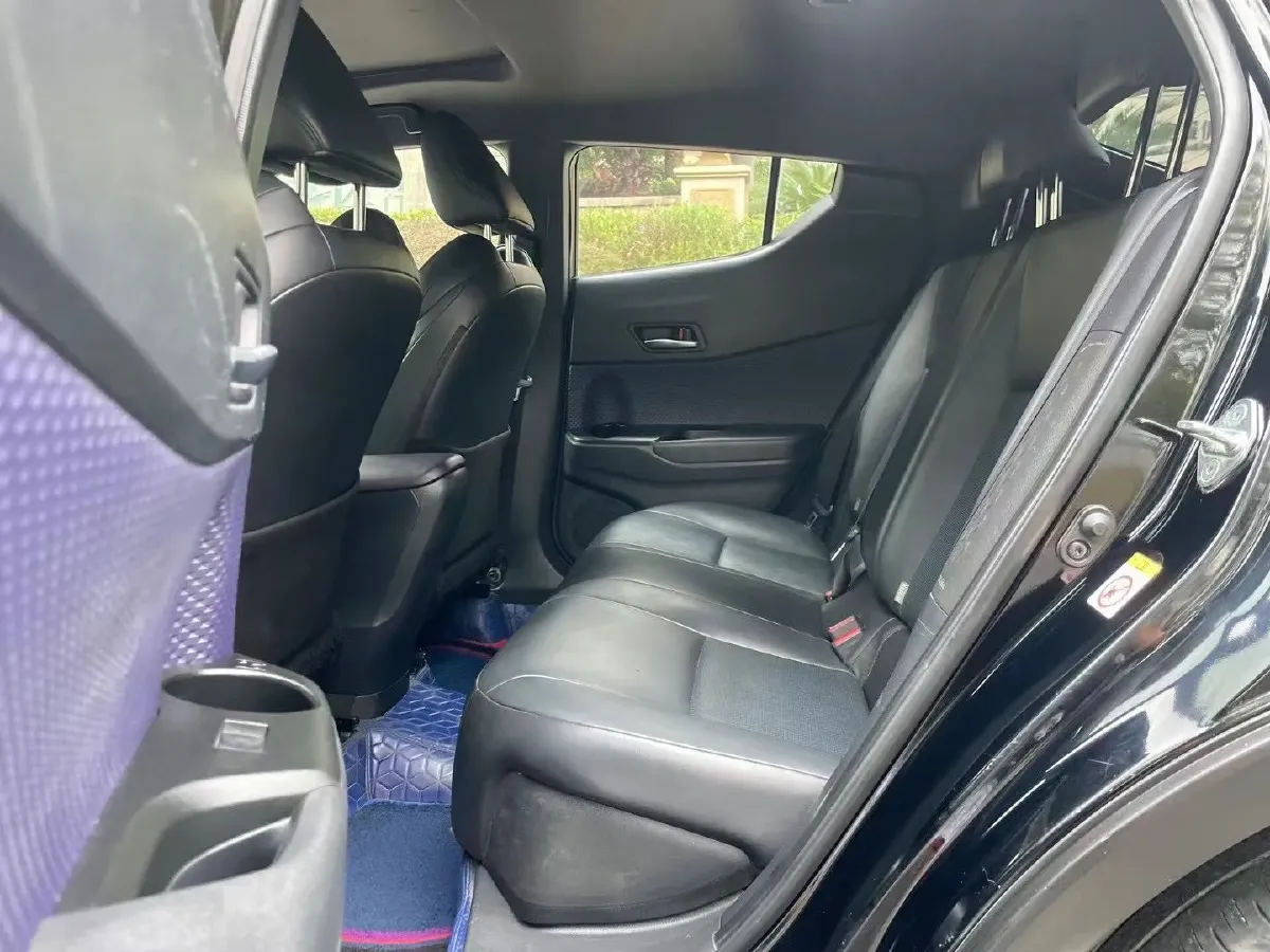 2018 Toyota C-HR 2.0L 171HP L4 CVT,autocango,china used car exporter,china ev exporter,chinese used car exporter,chinese used ev exporter