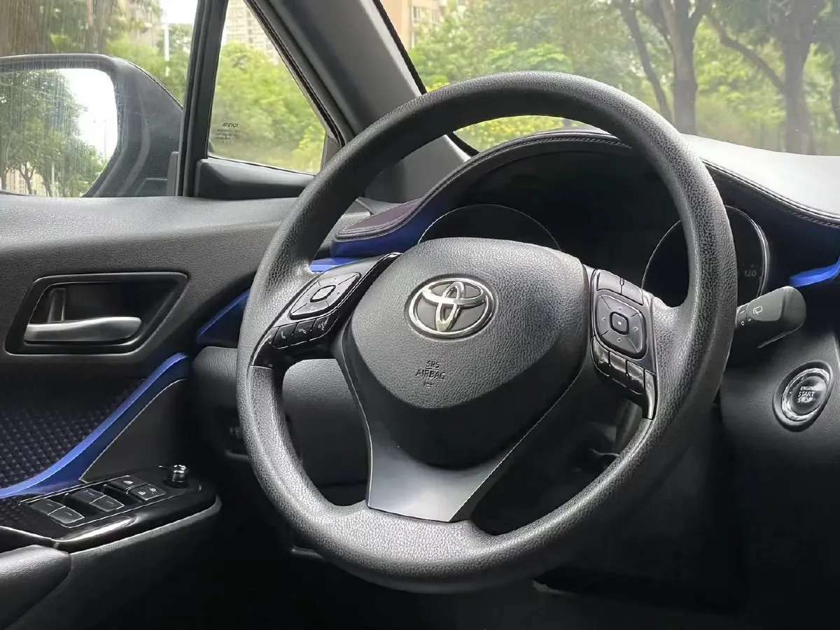 2018 Toyota C-HR 2.0L 171HP L4 CVT,autocango,china used car exporter,china ev exporter,chinese used car exporter,chinese used ev exporter