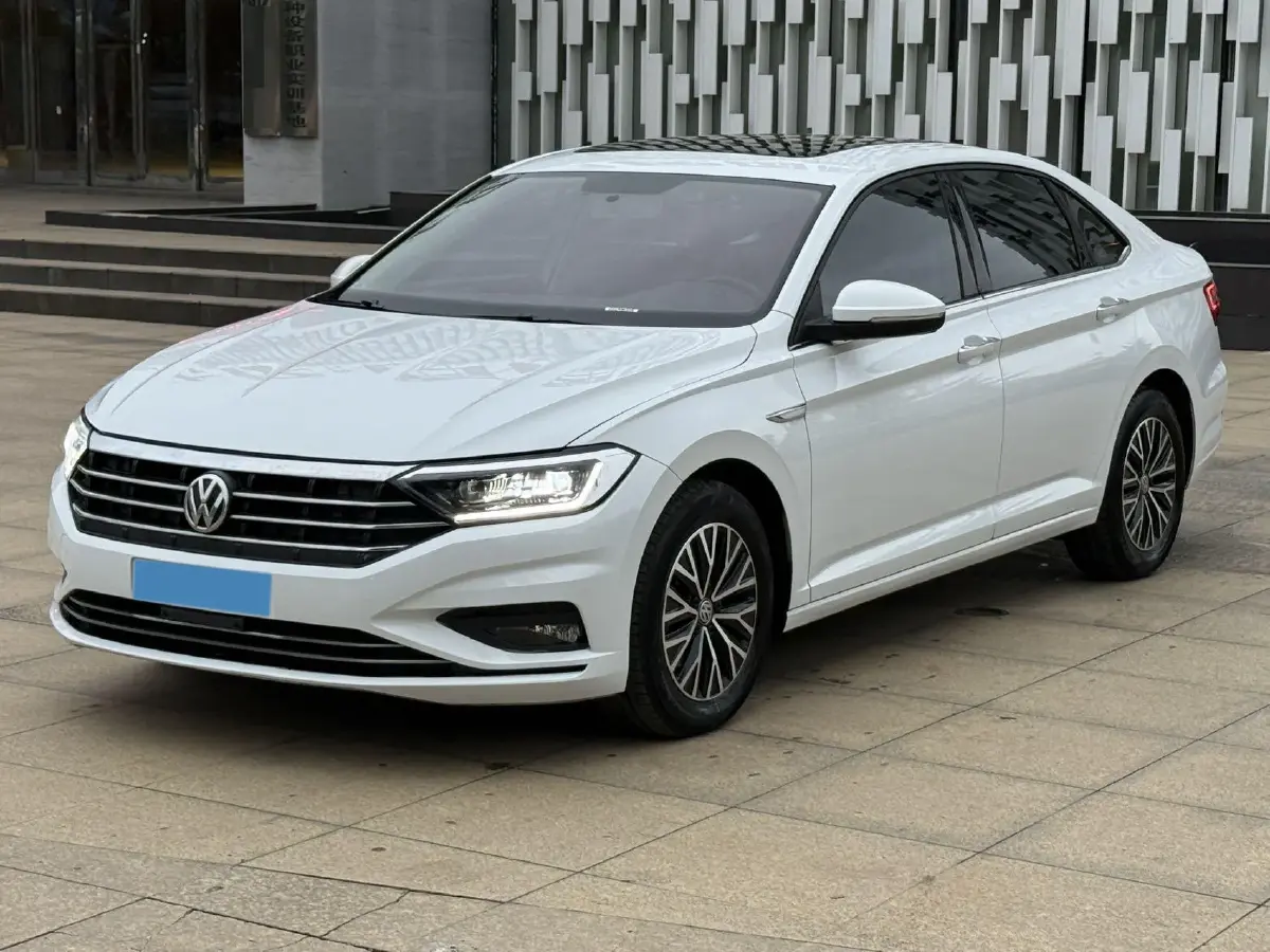 2020 Volkswagen Sagitar 1.2T 116HP L4 7DCT