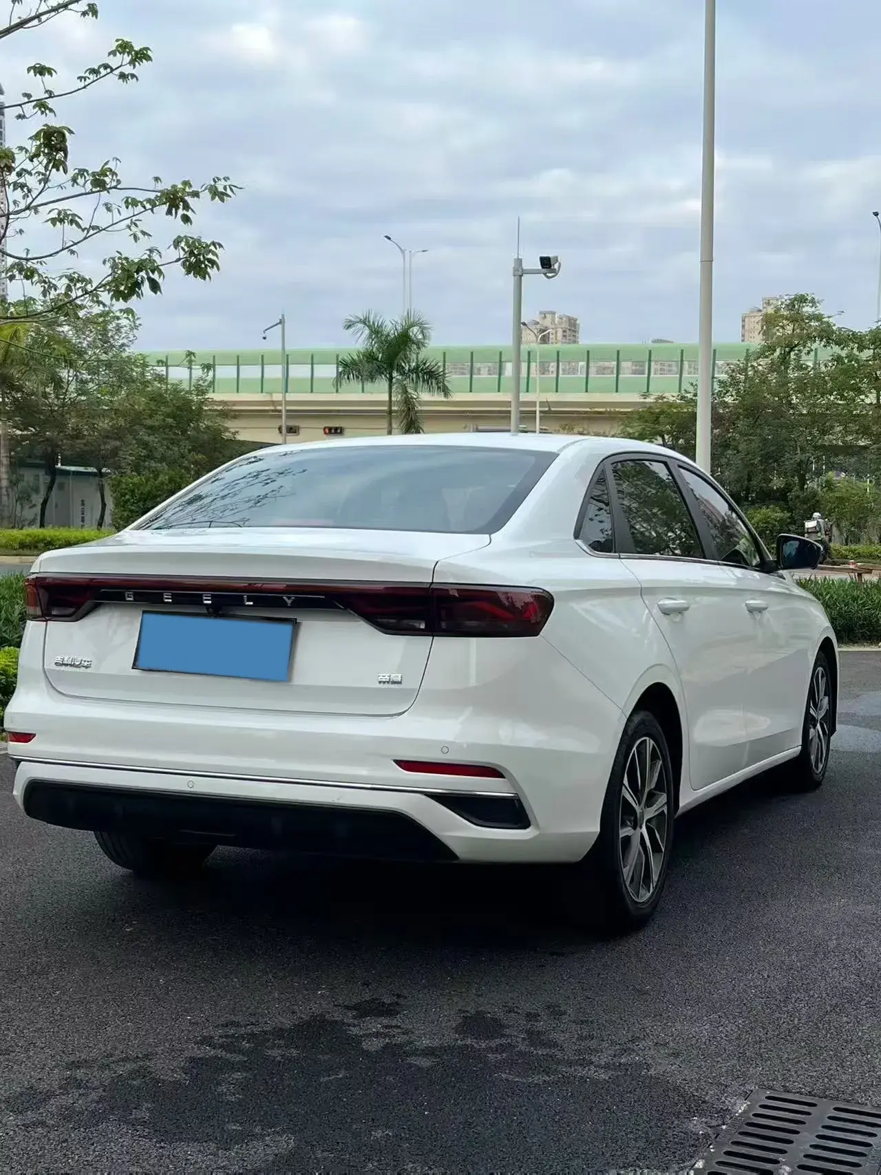 2022 GEELY EMGRAND thumbnail 4