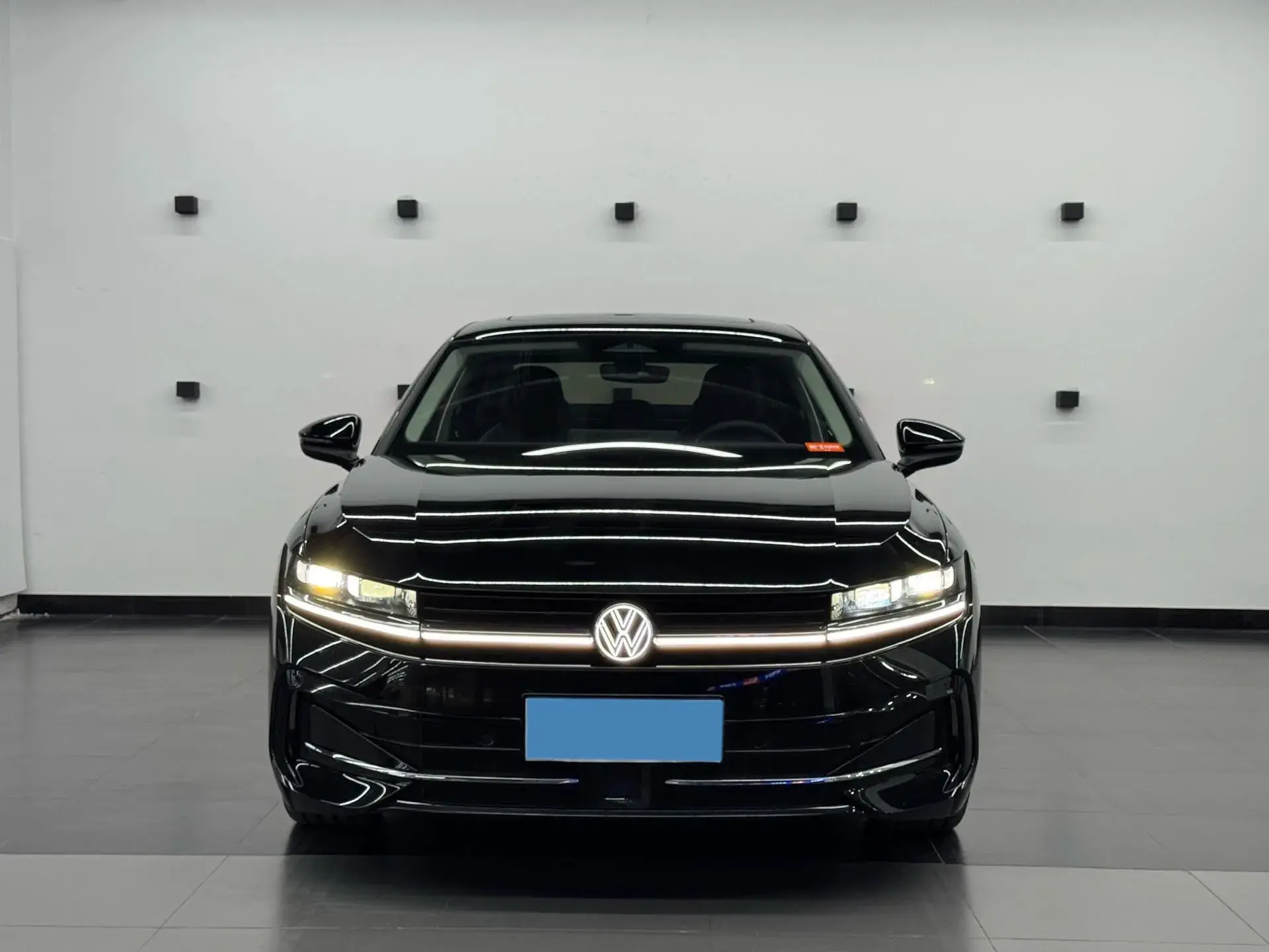 2024 VOLKSWAGEN MAGOTAN thumbnail 2