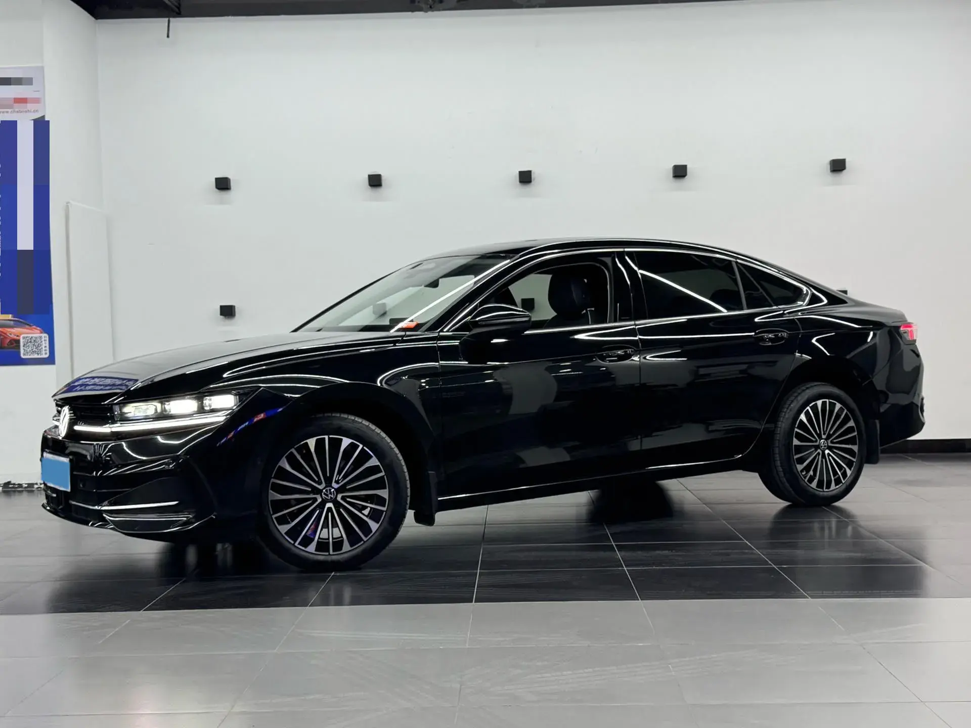 2024 VOLKSWAGEN MAGOTAN view 1