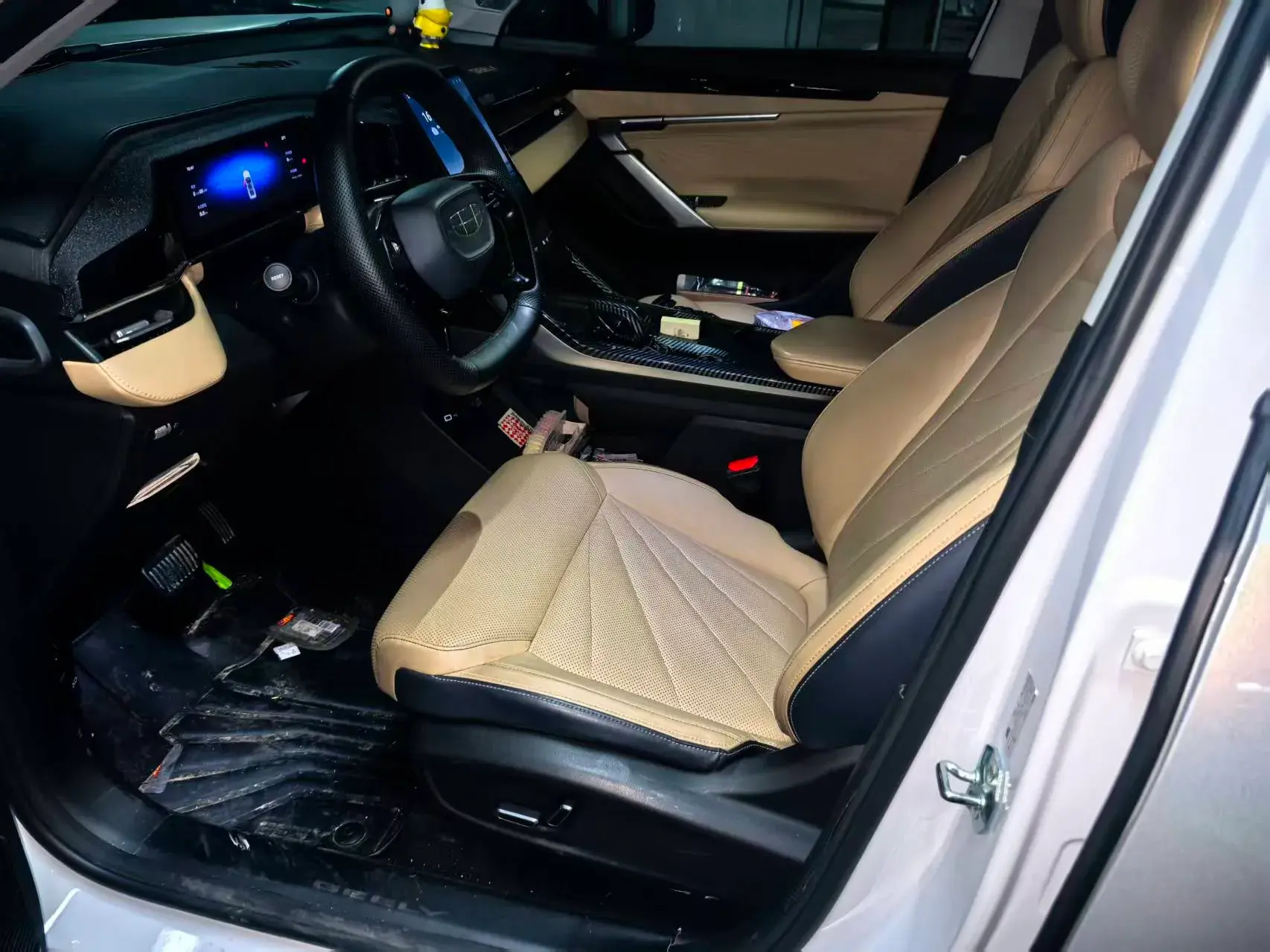 2023 GEELY STARRAY thumbnail 2