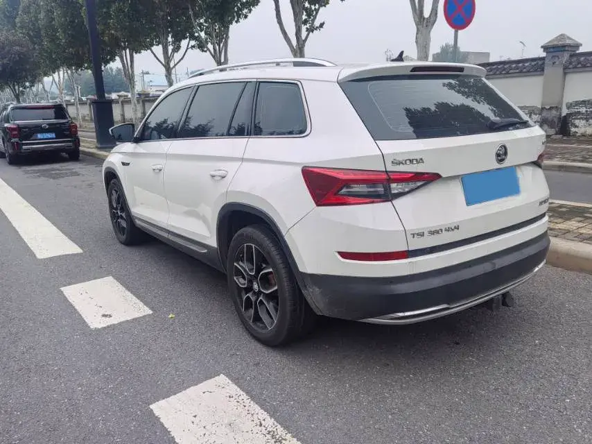 2017 SKODA KODIAK thumbnail 4