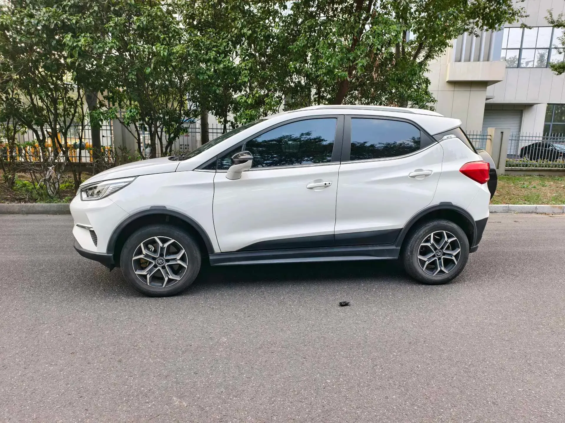 2021 BYD YUAN thumbnail 4