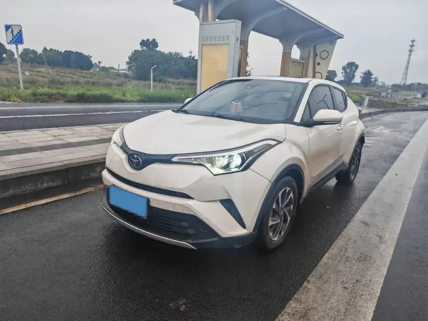 2020 TOYOTA IZOA view 1