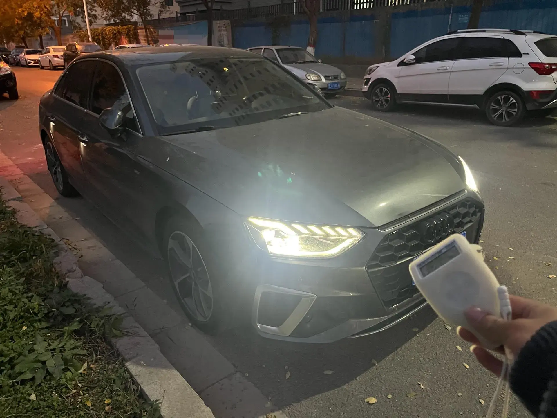 2020 AUDI A4L thumbnail 2