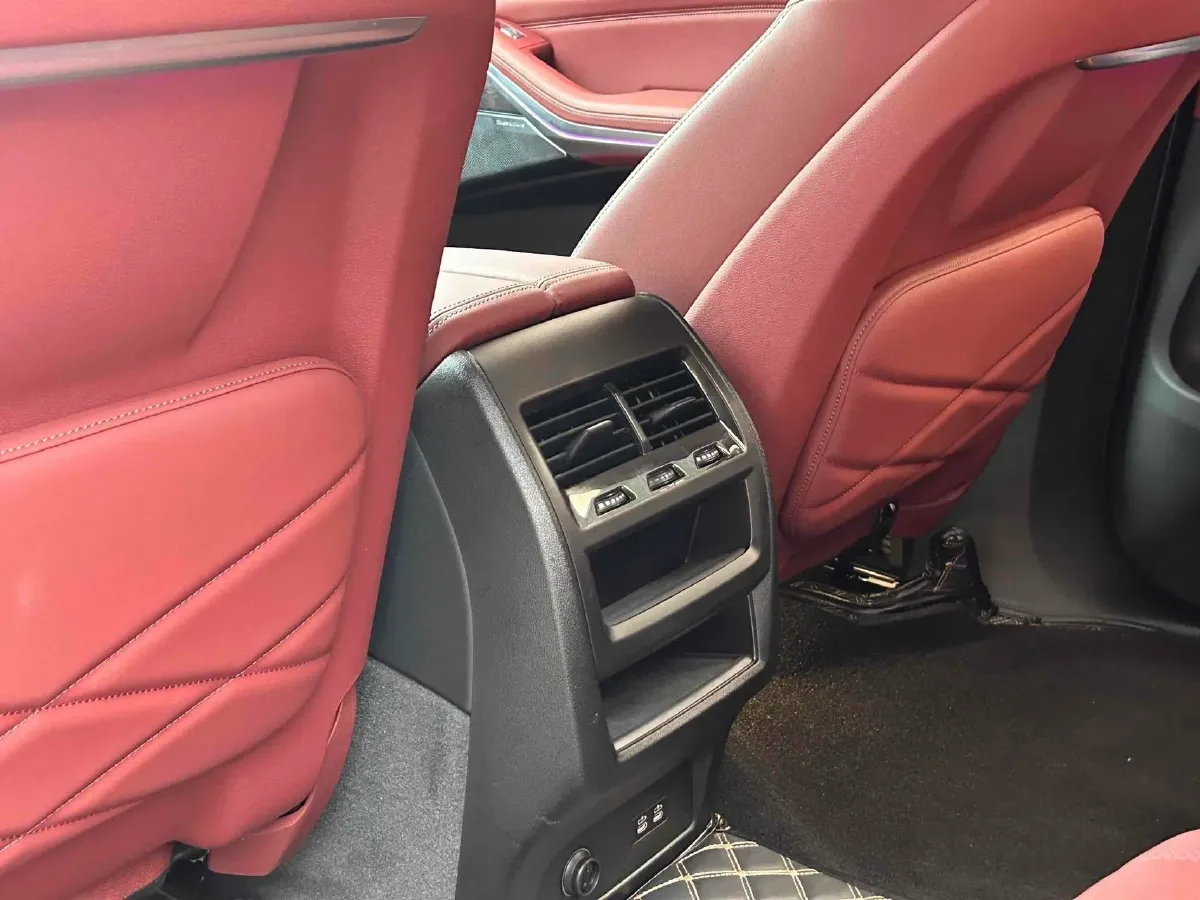 2022 BMW X5 2.0T 245HP L4 8AT,autocango,china used car exporter,china ev exporter,chinese used car exporter,chinese used ev exporter