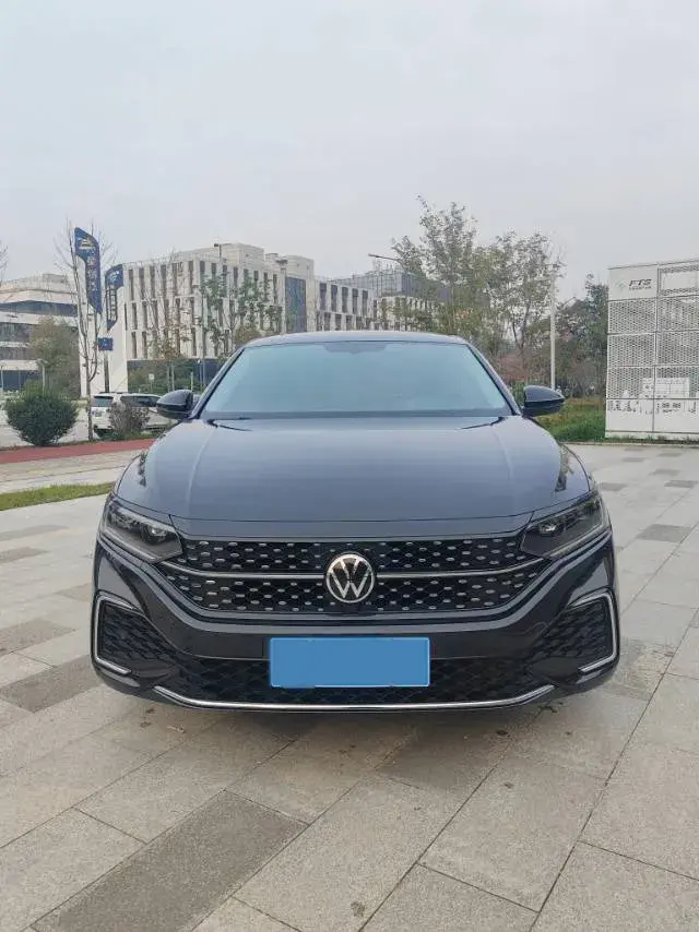 2024 VOLKSWAGEN PASSAT thumbnail 2