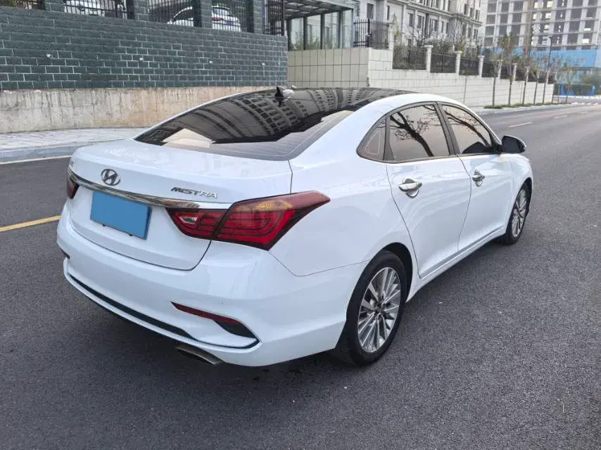 2017 HYUNDAI MISTRA thumbnail 4