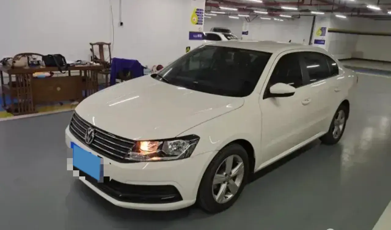 2018 VOLKSWAGEN LAVIDA view 1