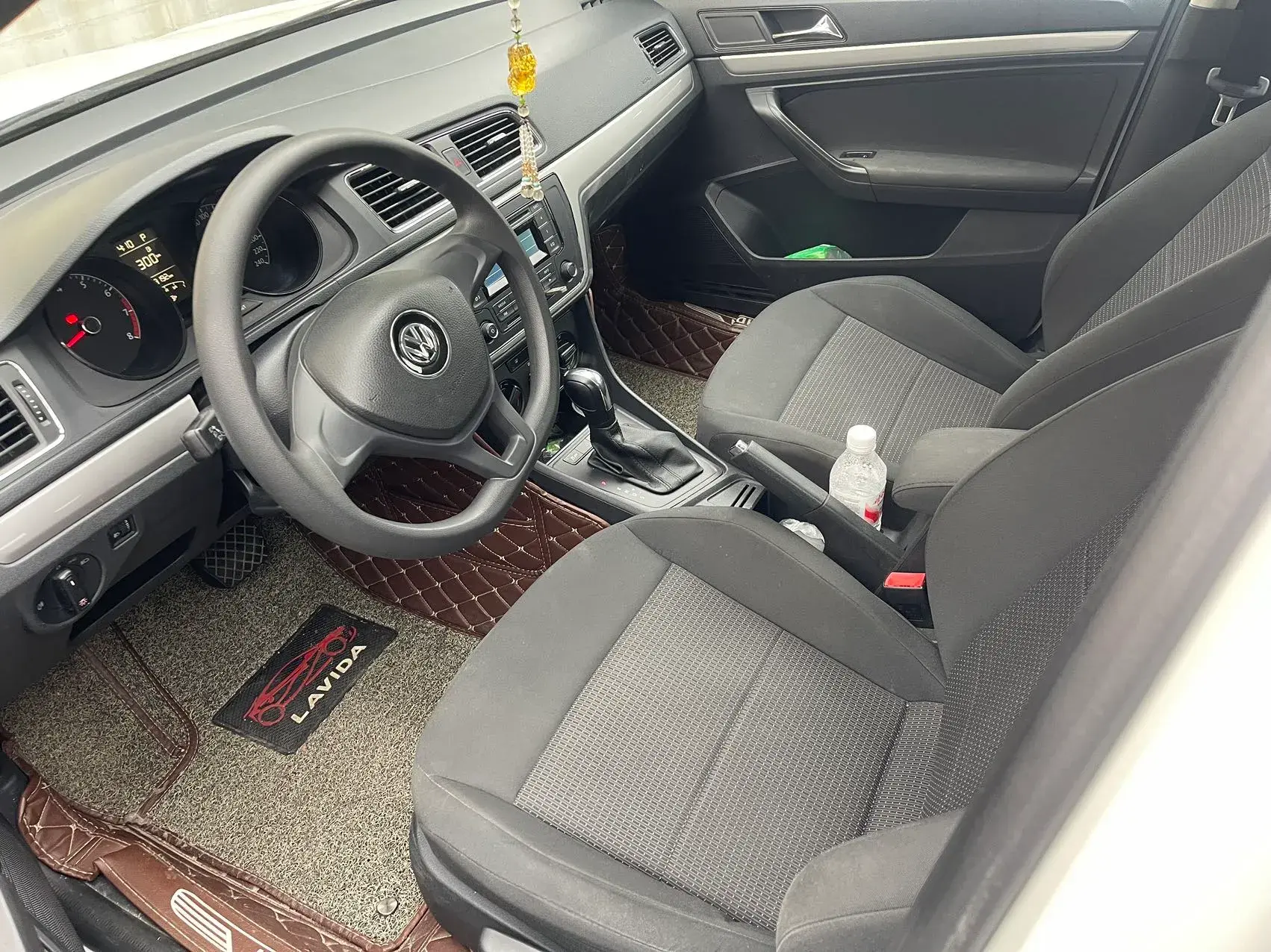 2018 VOLKSWAGEN LAVIDA thumbnail 3