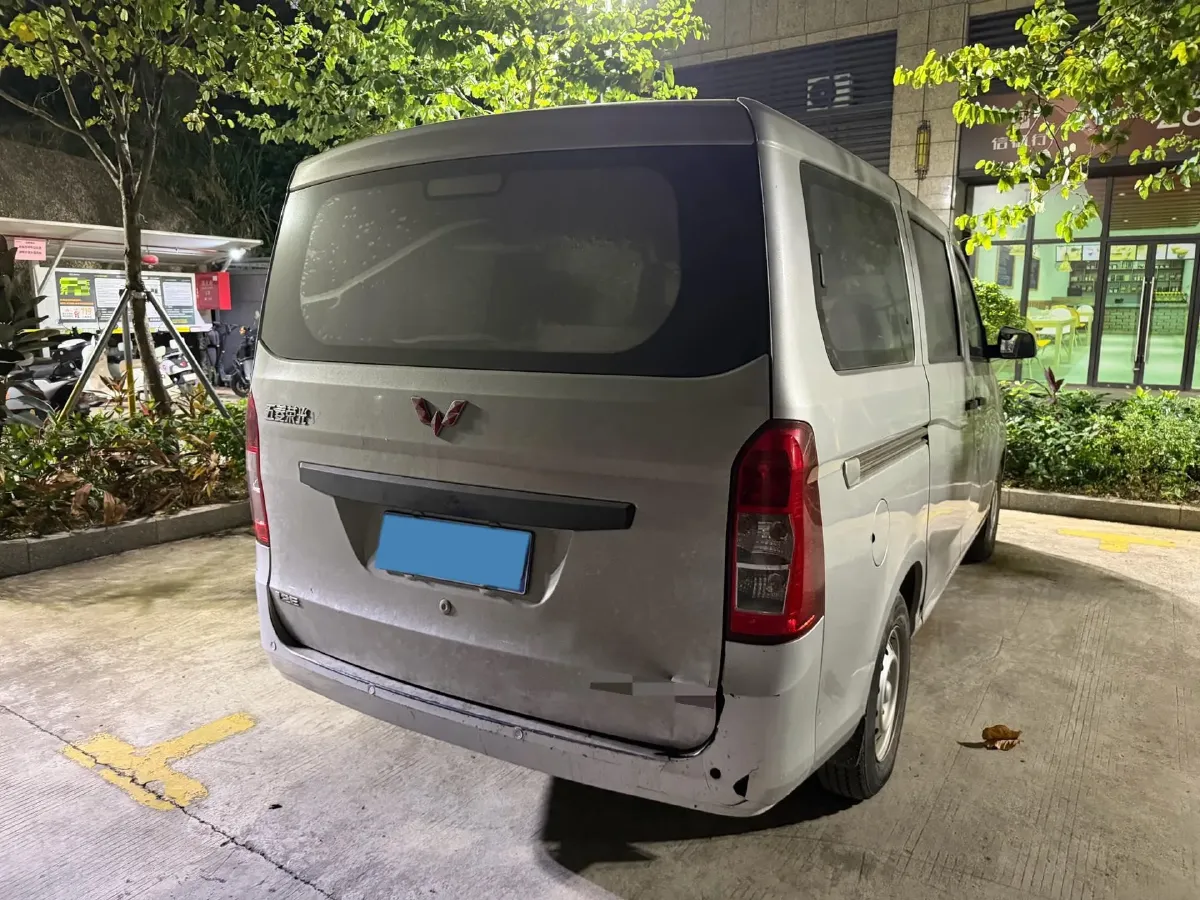 2018 WuLing ZhiGuang V 1.2L 82HP L4 5MT,autocango,china used car exporter,china ev exporter,chinese used car exporter,chinese used ev exporter