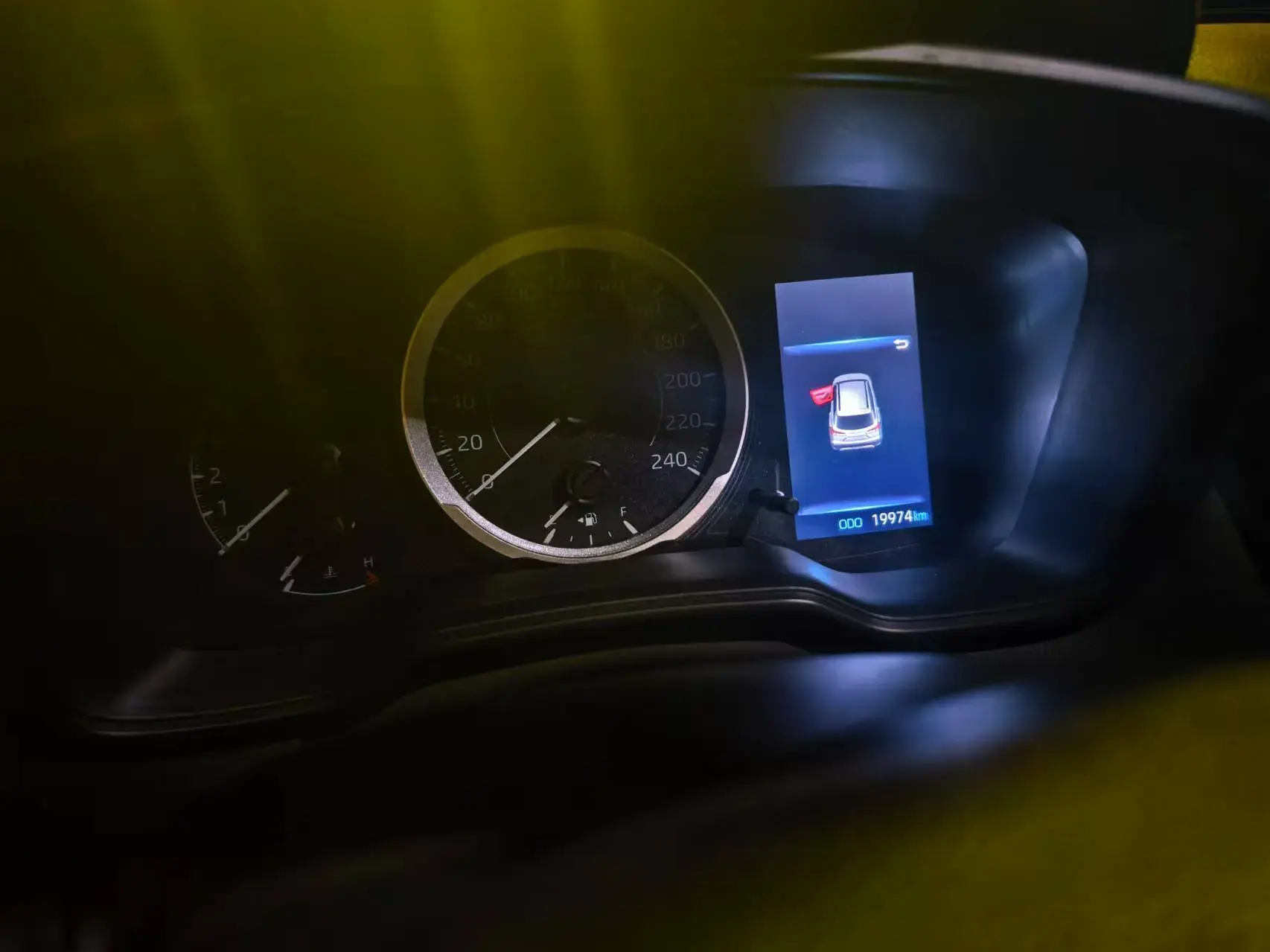 2022 TOYOTA COROLLA thumbnail 2