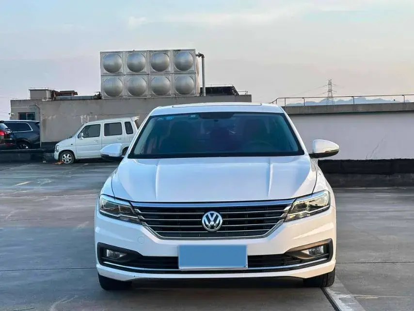 2019 VOLKSWAGEN LAVIDA thumbnail 2