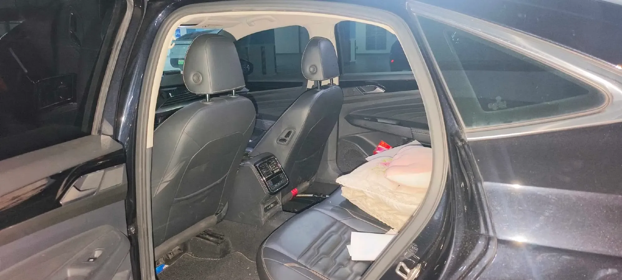 2020 Volkswagen Passat 2.0T 186HP L4 7DCT,autocango,china used car exporter,china ev exporter,chinese used car exporter,chinese used ev exporter