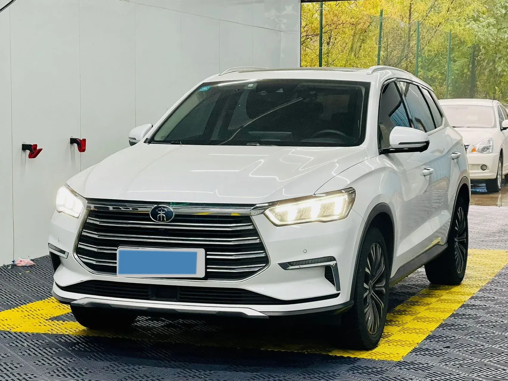 2019 BYD SONG view 1