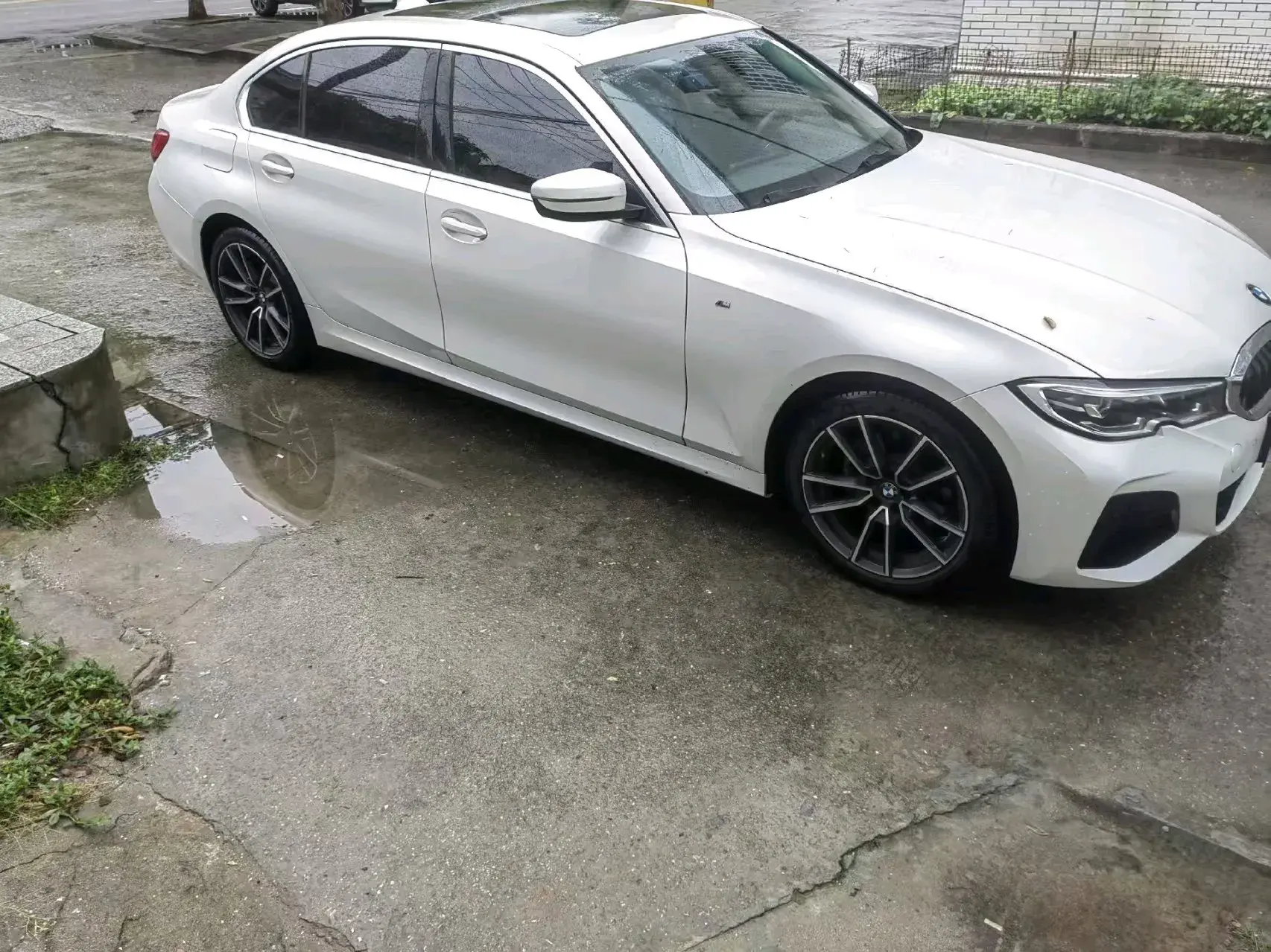 2021 BMW 3 thumbnail 3