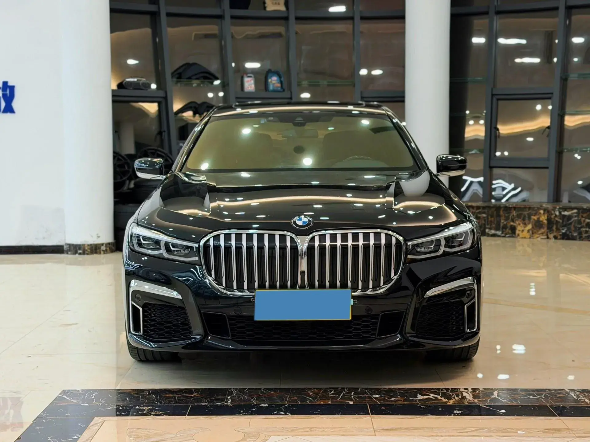2021 BMW 7 thumbnail 2