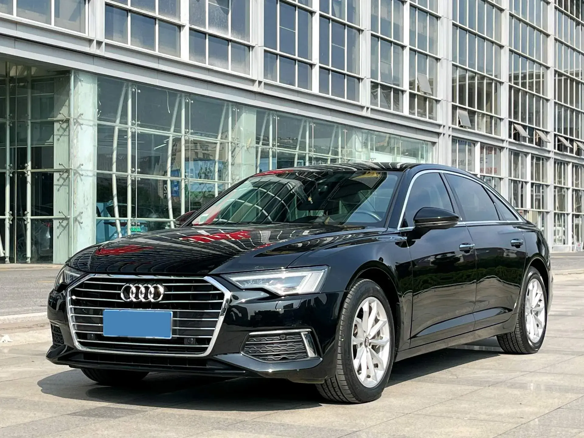 2021 AUDI A6L view 1