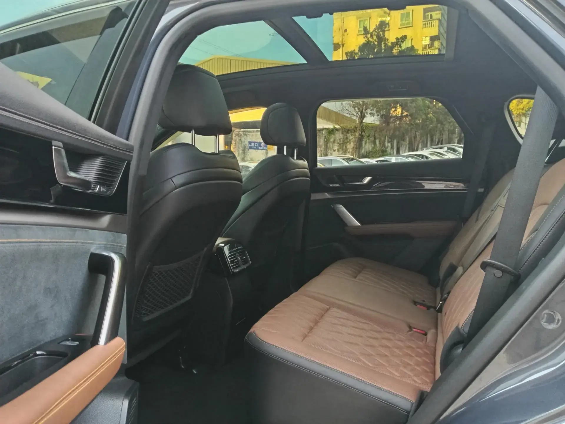 2021 BYD TANG thumbnail 4