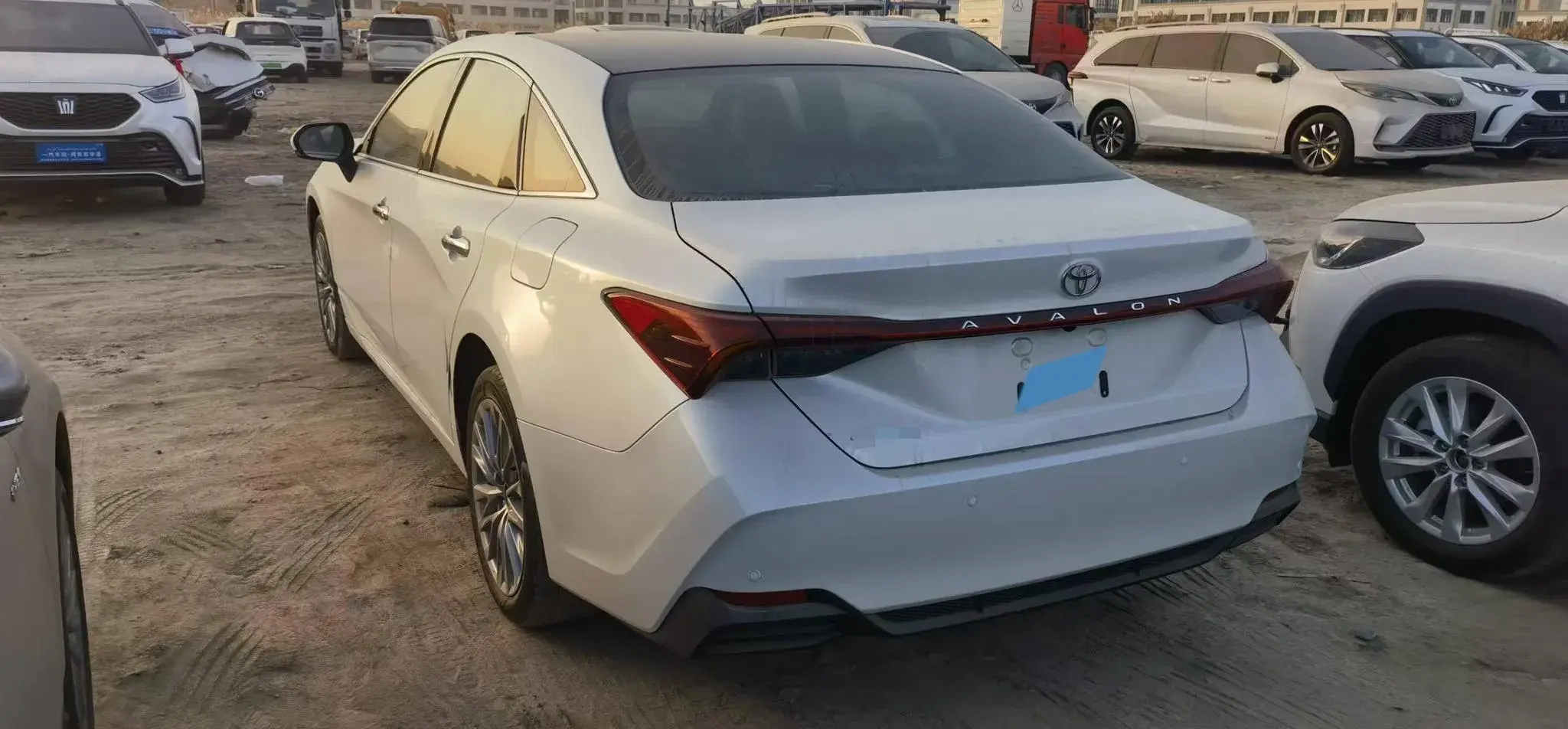 2024 TOYOTA AVALON thumbnail 3