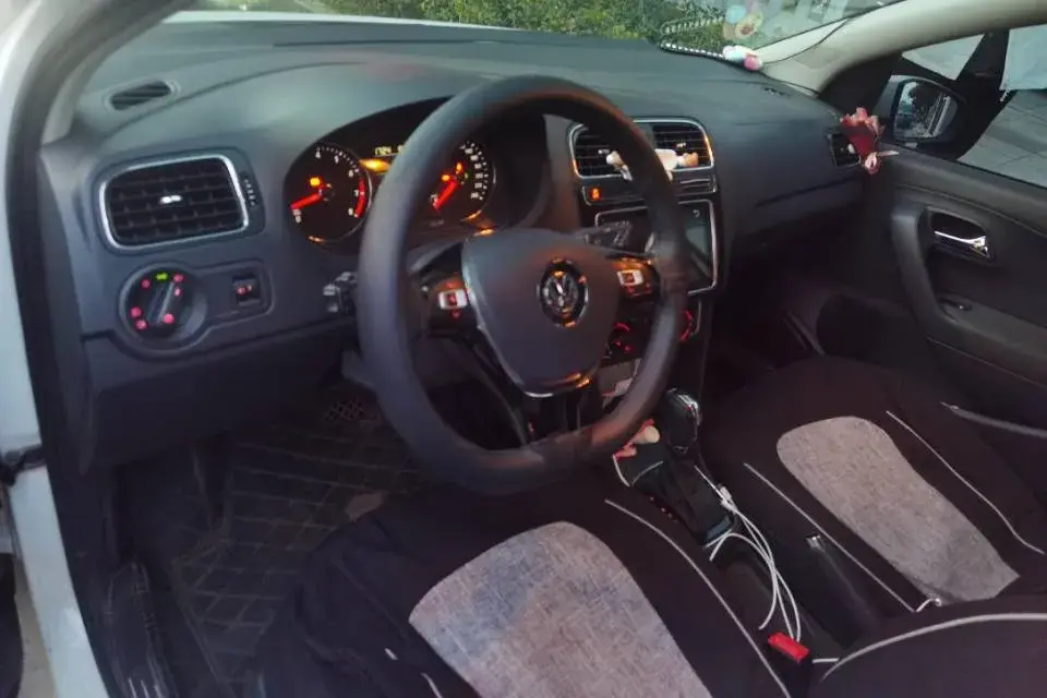 2018 VOLKSWAGEN POLO thumbnail 2