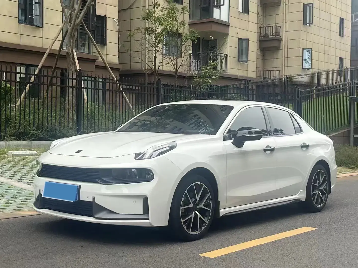 2021 LYNK&CO 03 view 1