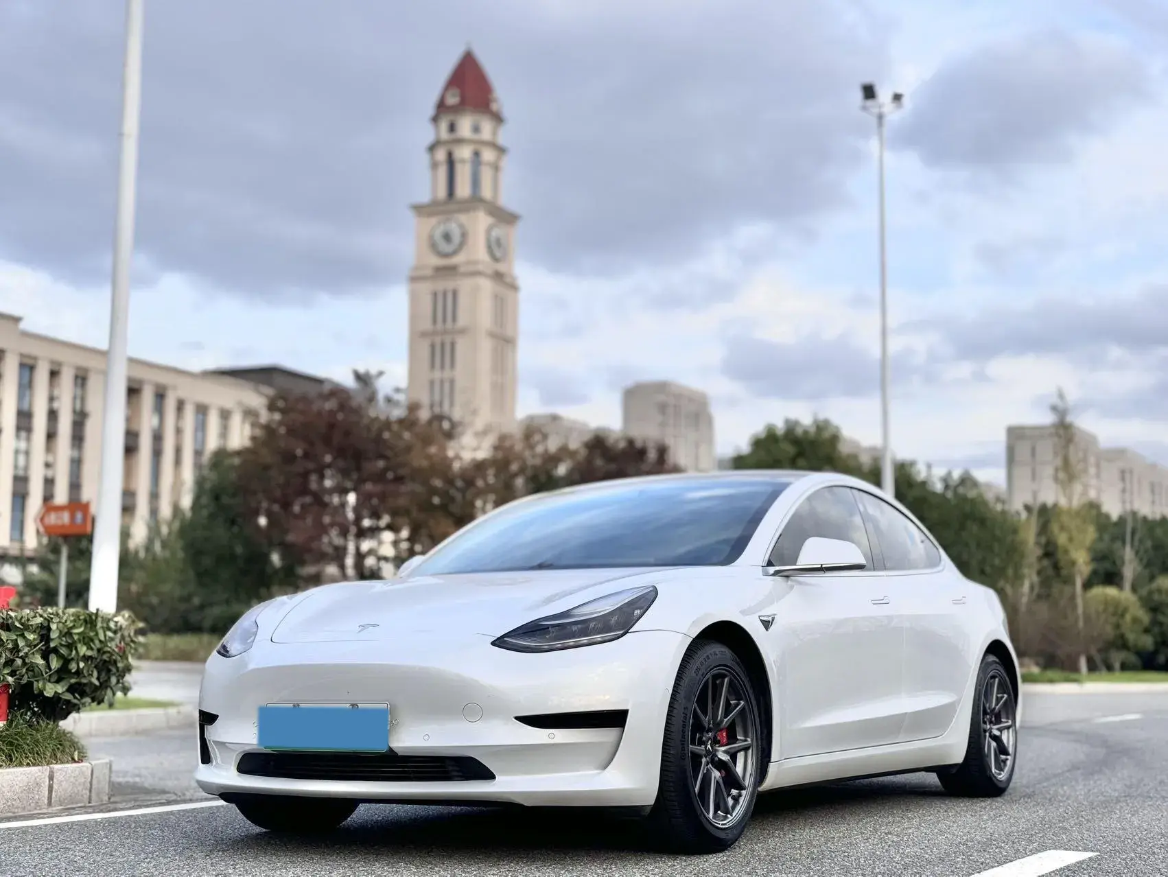2019 TESLA MODEL view 1
