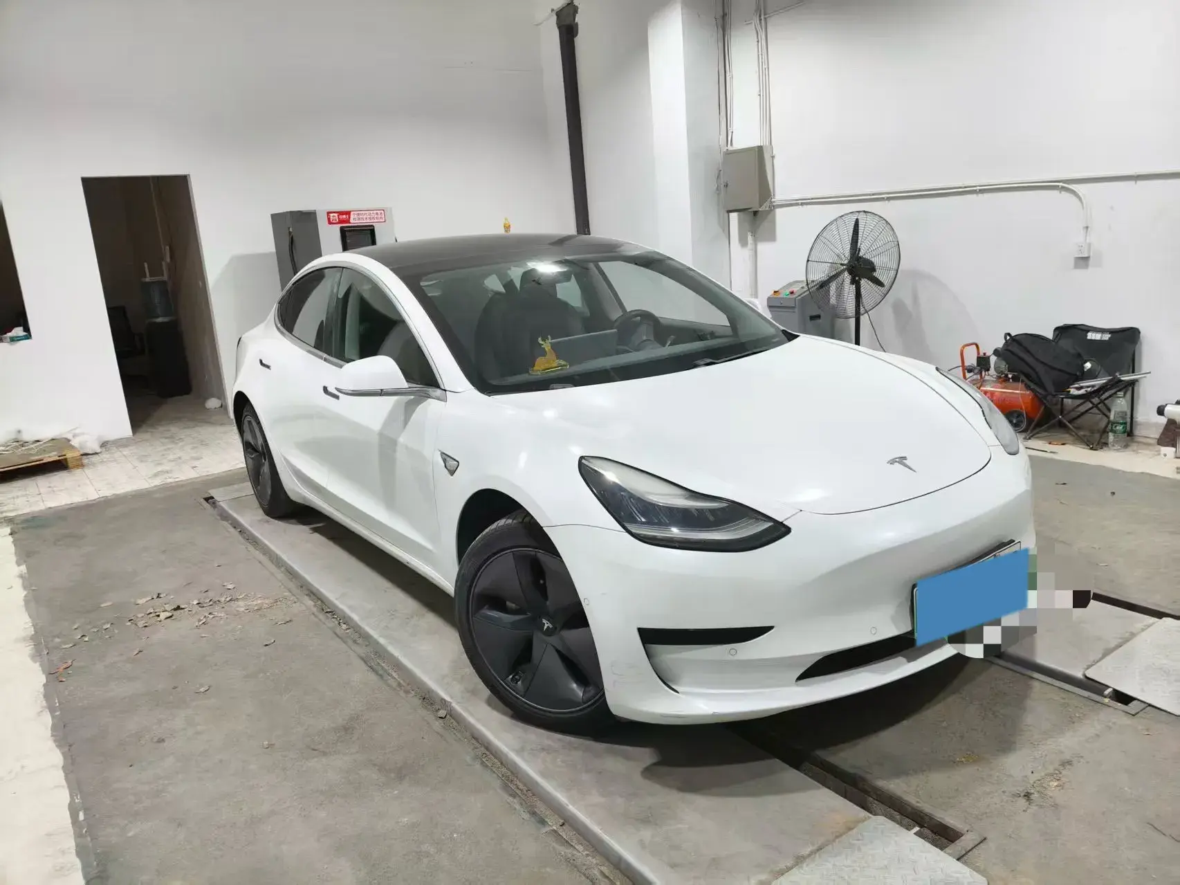 2019 TESLA MODEL thumbnail 2