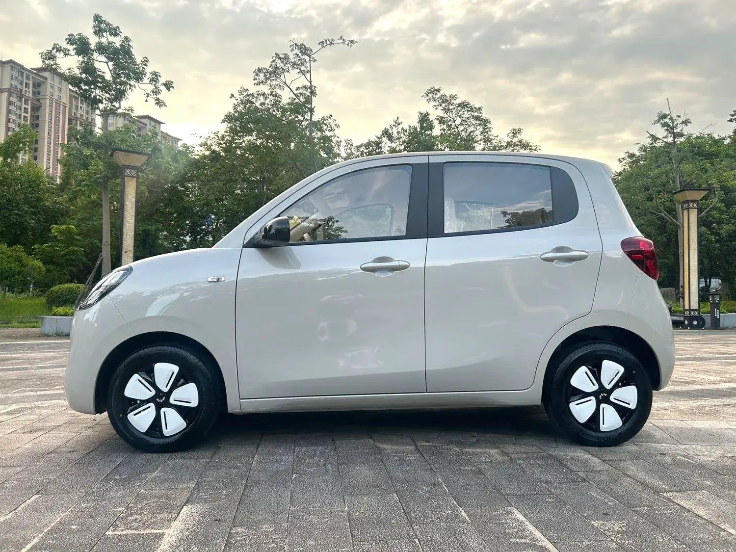 2025 WULING HONGGUANG thumbnail 3