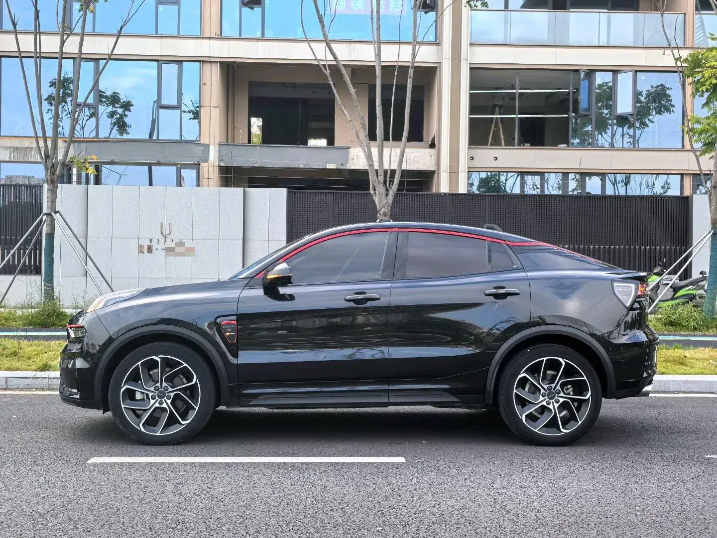 2020 LYNK&CO 05 thumbnail 3