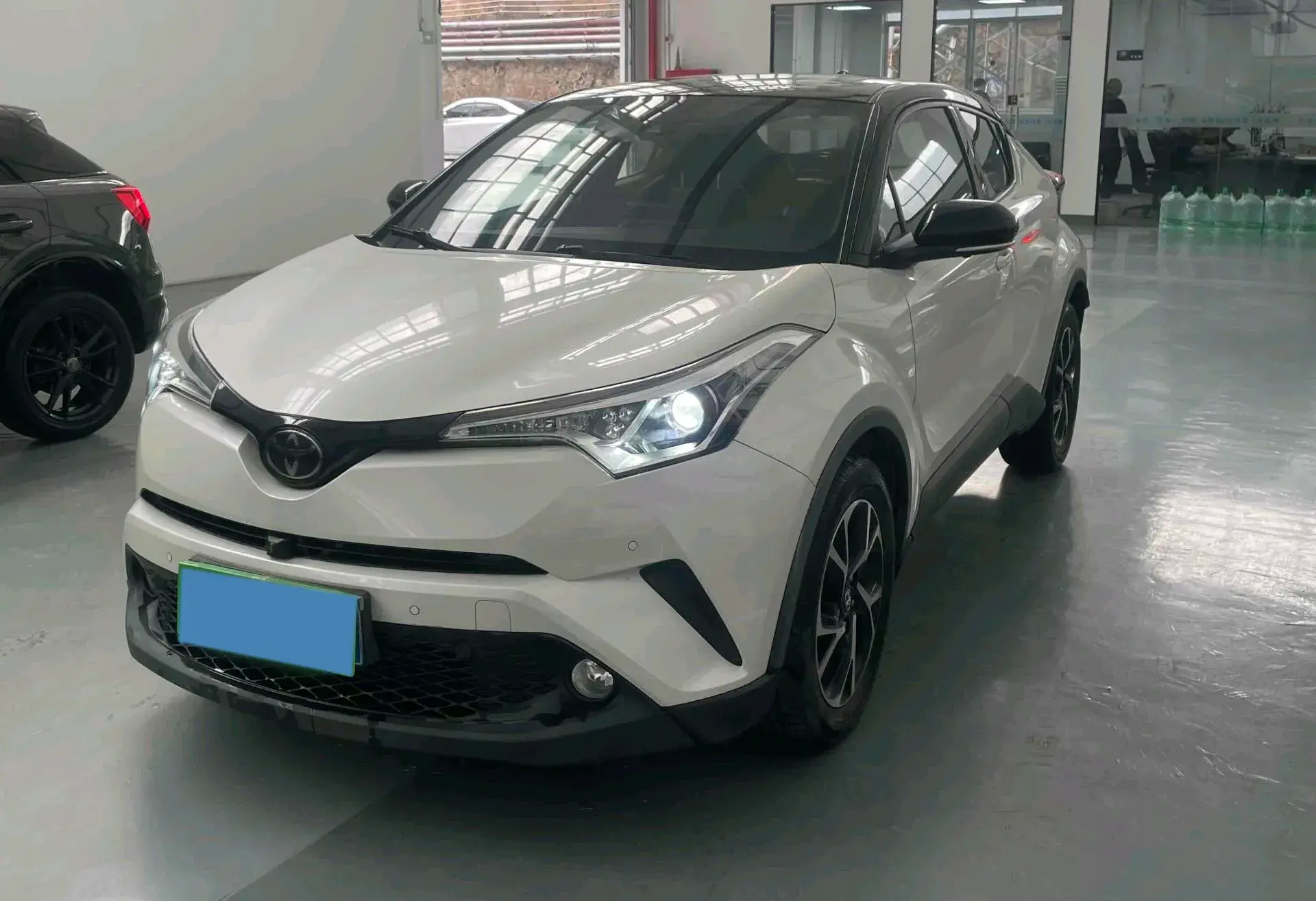 2020 TOYOTA C-HR view 1