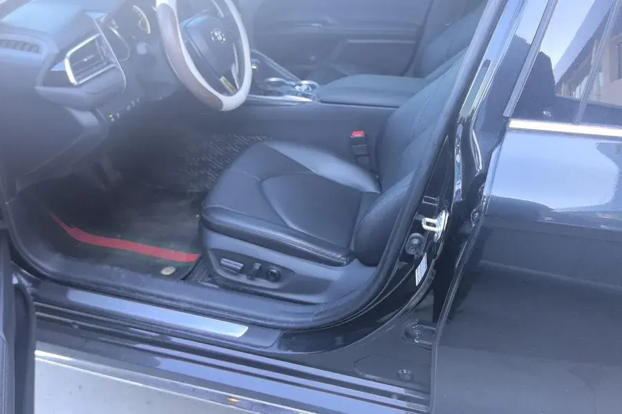 2023 TOYOTA CAMRY thumbnail 4