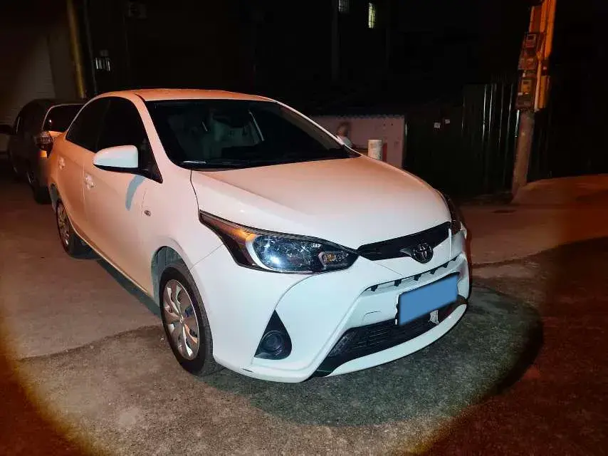 2019 TOYOTA YARIS thumbnail 3