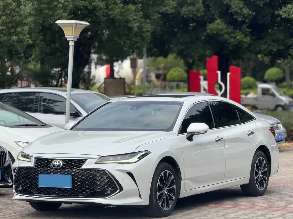 2022 Toyota Avalon 2.5L 209HP L4 8AT