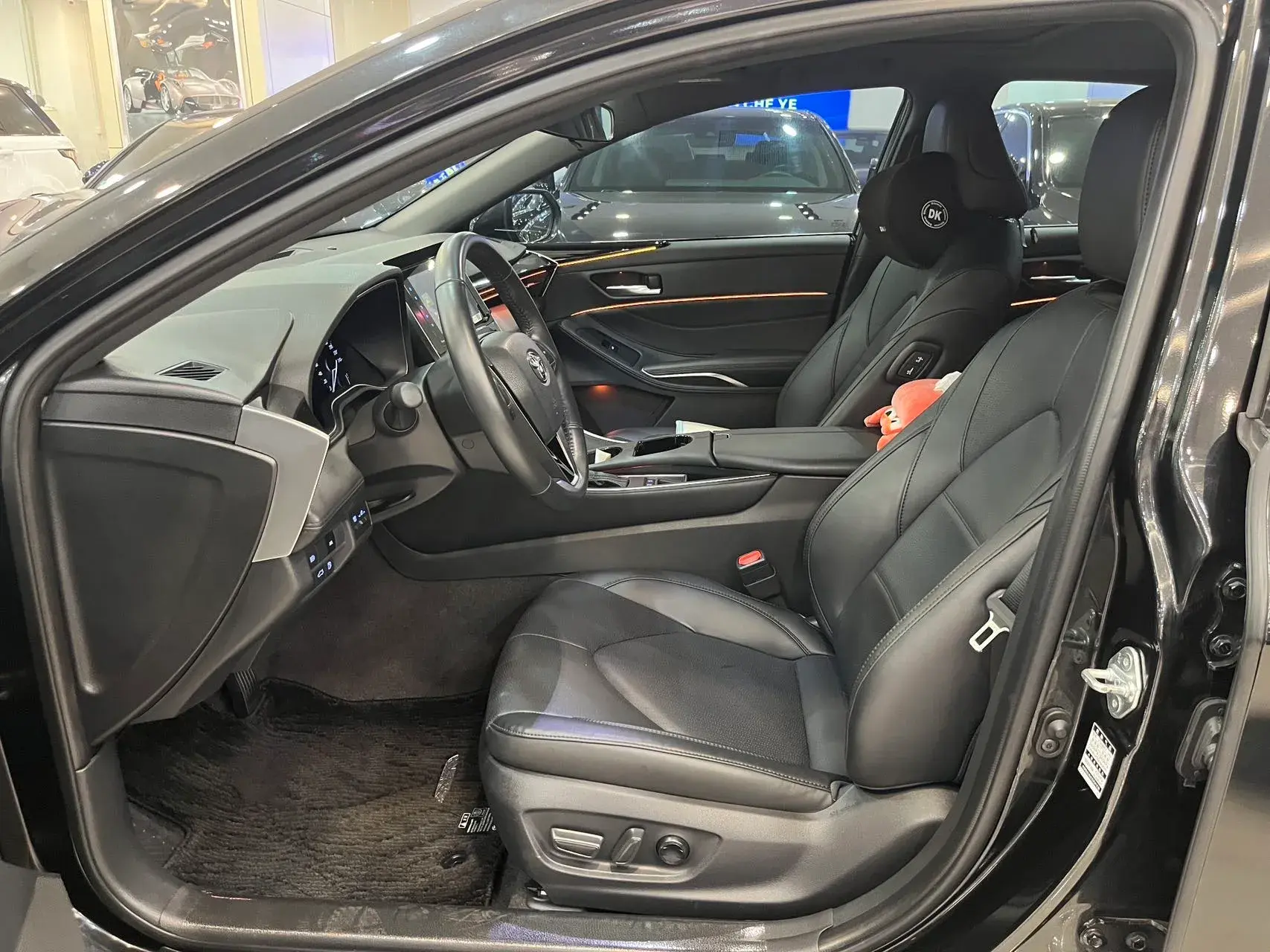 2023 TOYOTA AVALON thumbnail 2