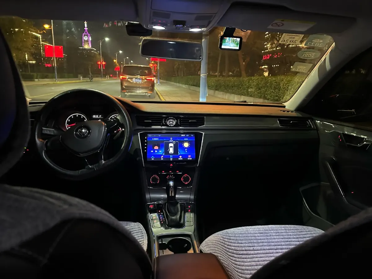 2017 Volkswagen Passat 1.8T 180HP L4 7DCT,autocango,china used car exporter,china ev exporter,chinese used car exporter,chinese used ev exporter