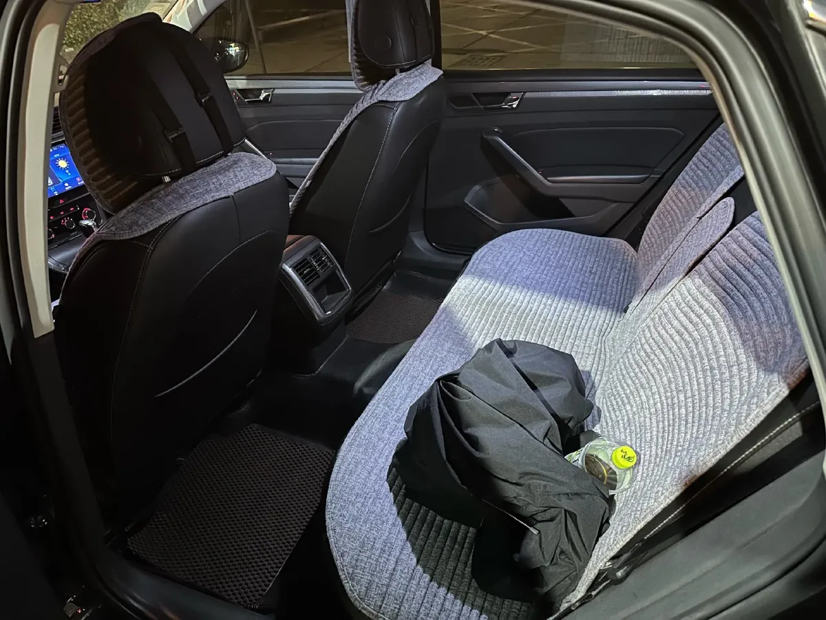 2017 Volkswagen Passat 1.8T 180HP L4 7DCT,autocango,china used car exporter,china ev exporter,chinese used car exporter,chinese used ev exporter