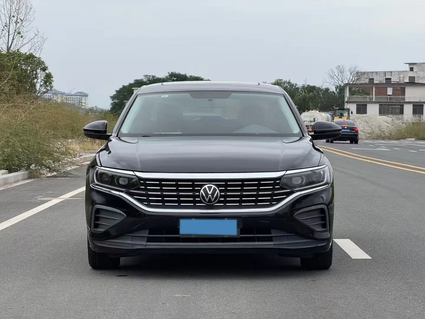 2022 VOLKSWAGEN PASSAT thumbnail 2
