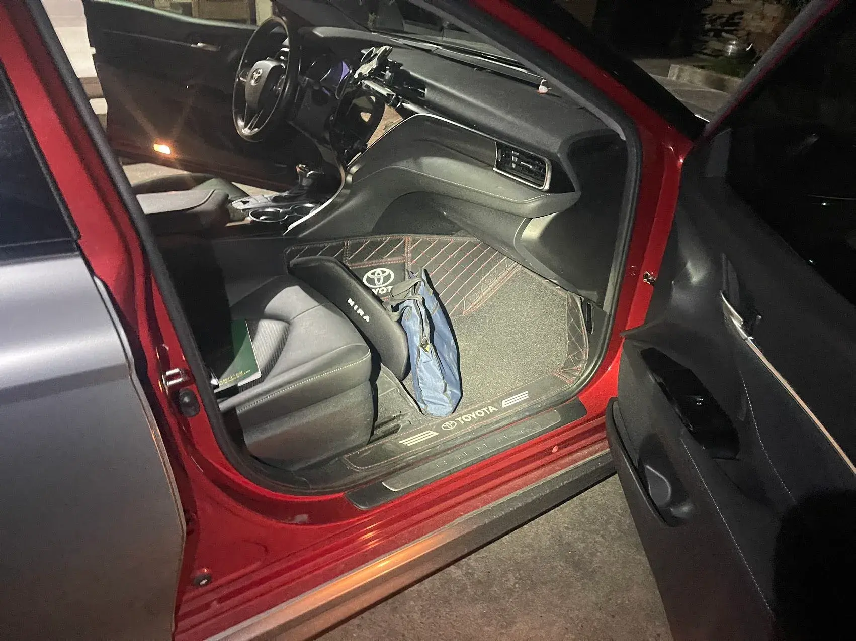 2019 TOYOTA CAMRY thumbnail 2