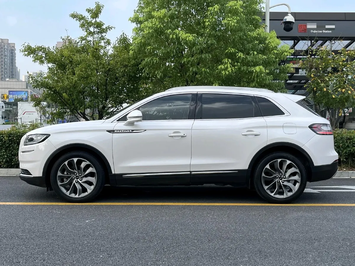 2021 Lincoln Nautilus 2.0T 245HP L4 8AT,autocango,china used car exporter,china ev exporter,chinese used car exporter,chinese used ev exporter