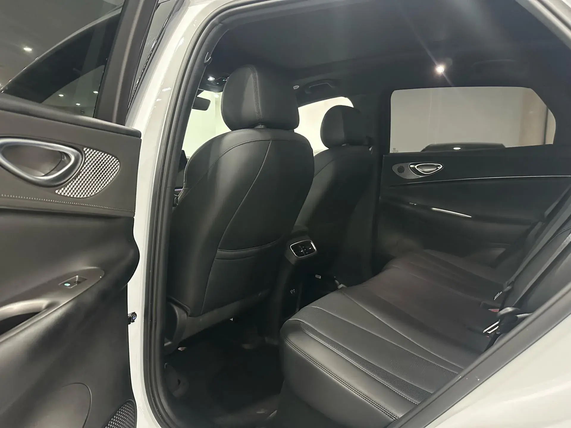 2025 BYD SEA thumbnail 4