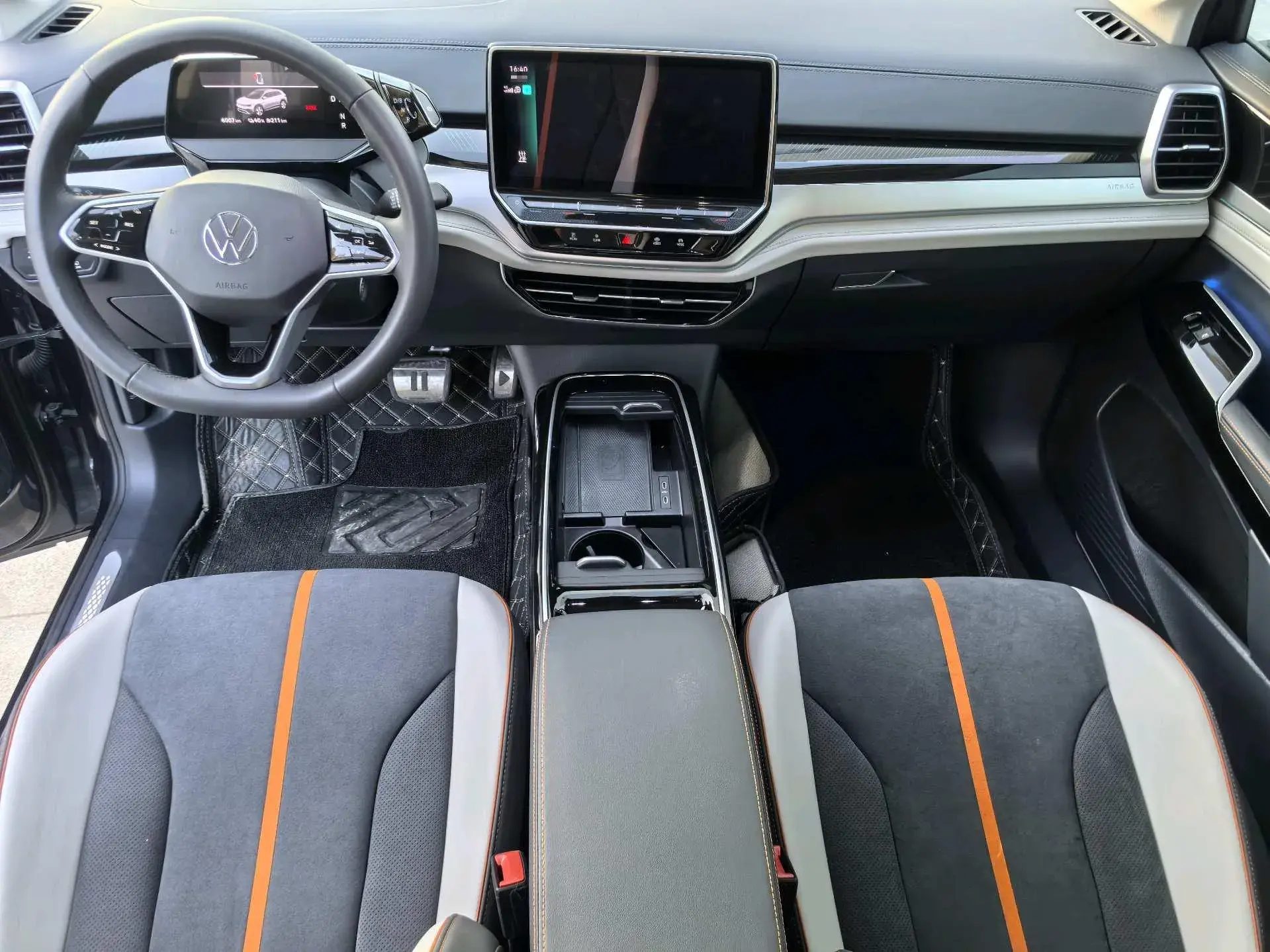 2022 VOLKSWAGEN ID.6 thumbnail 3